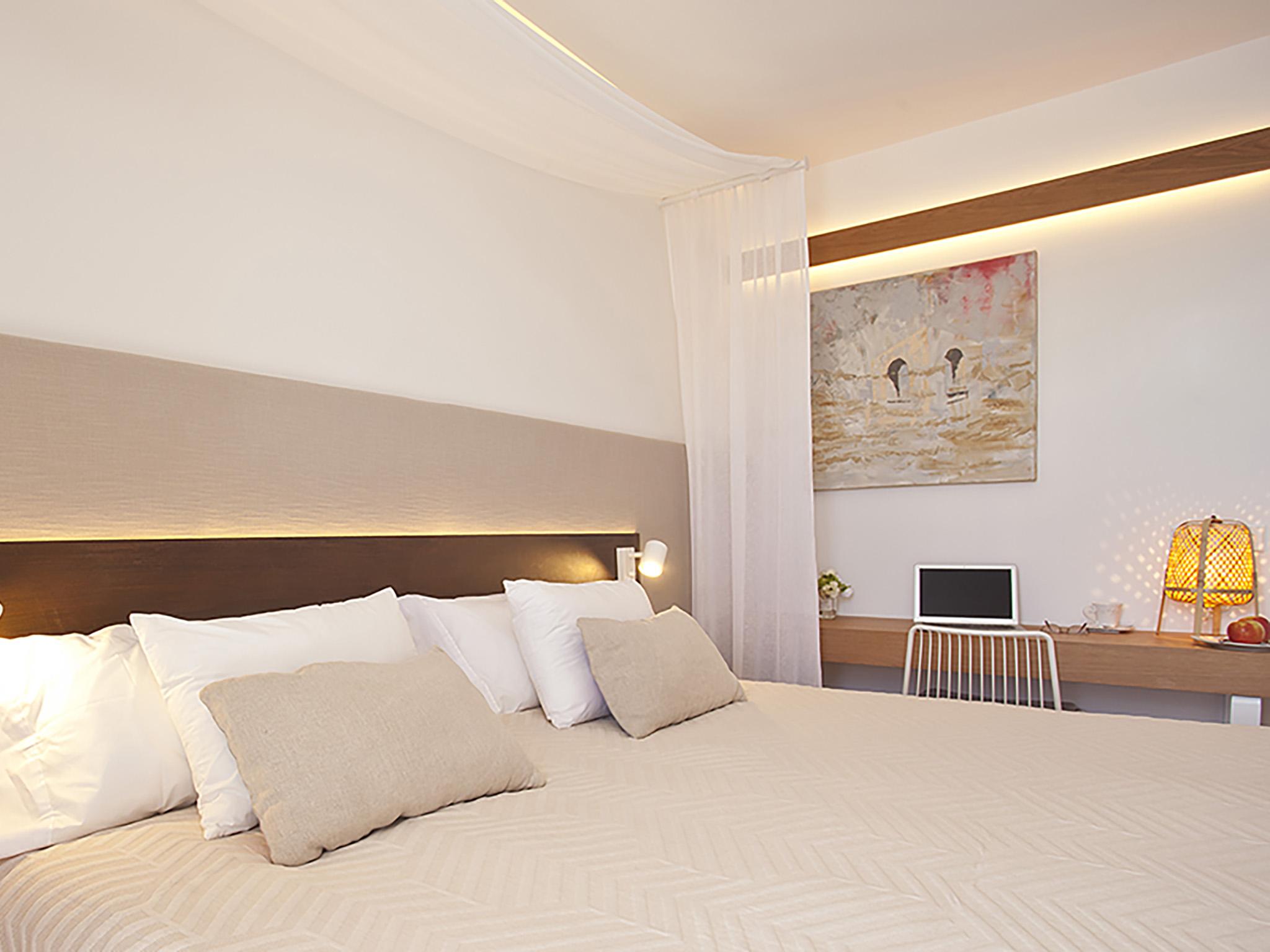 Ynaira Hotel & Spa Ariany Exterior photo
