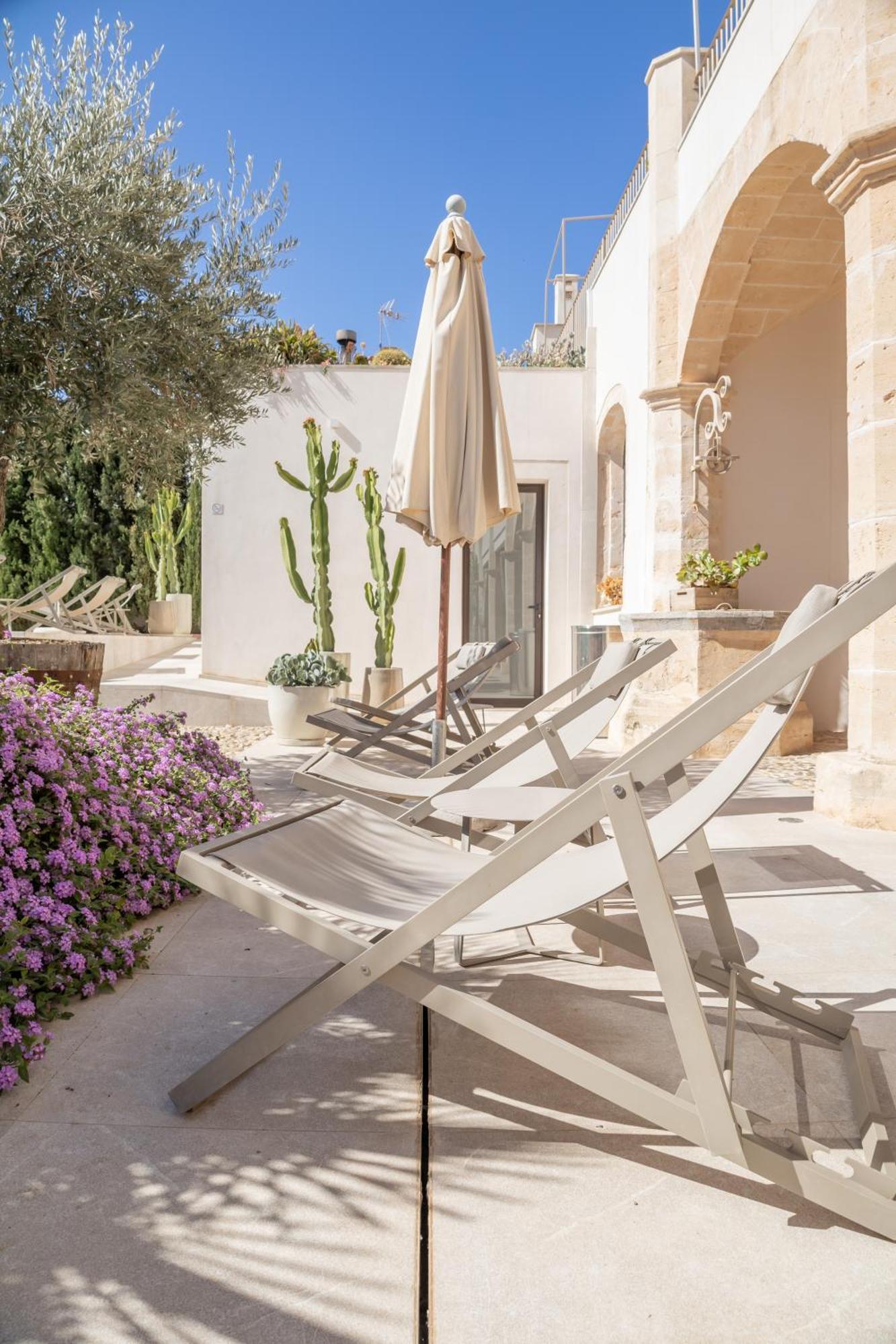Ynaira Hotel & Spa Ariany Exterior photo